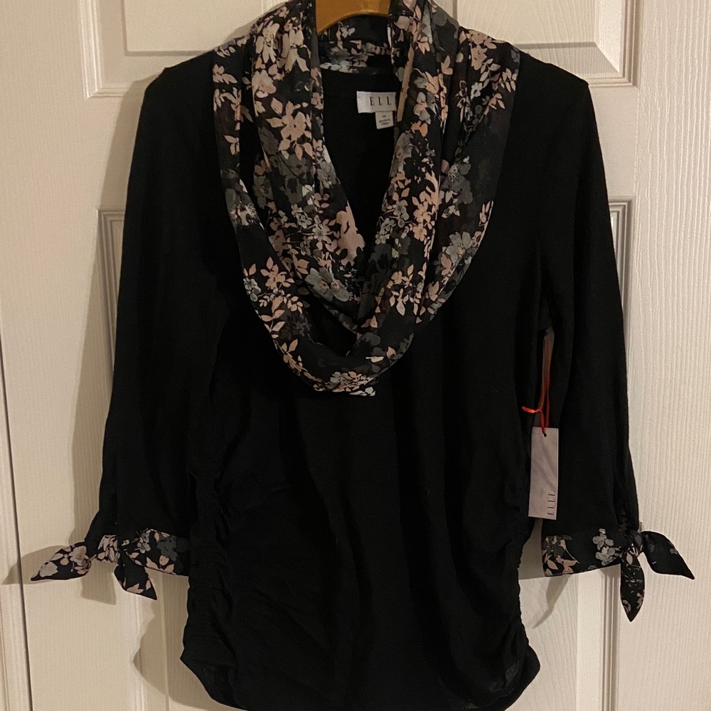 NWT Elle Ruched 3/4 Sleeve Crew Neck Top w/ Matching Removable Infinity Scarf